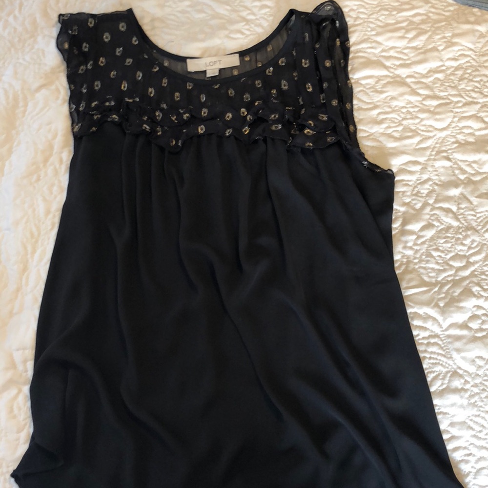 sleeveless blouse